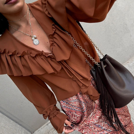 Camicia in chiffon ampia con lacci e balze a V