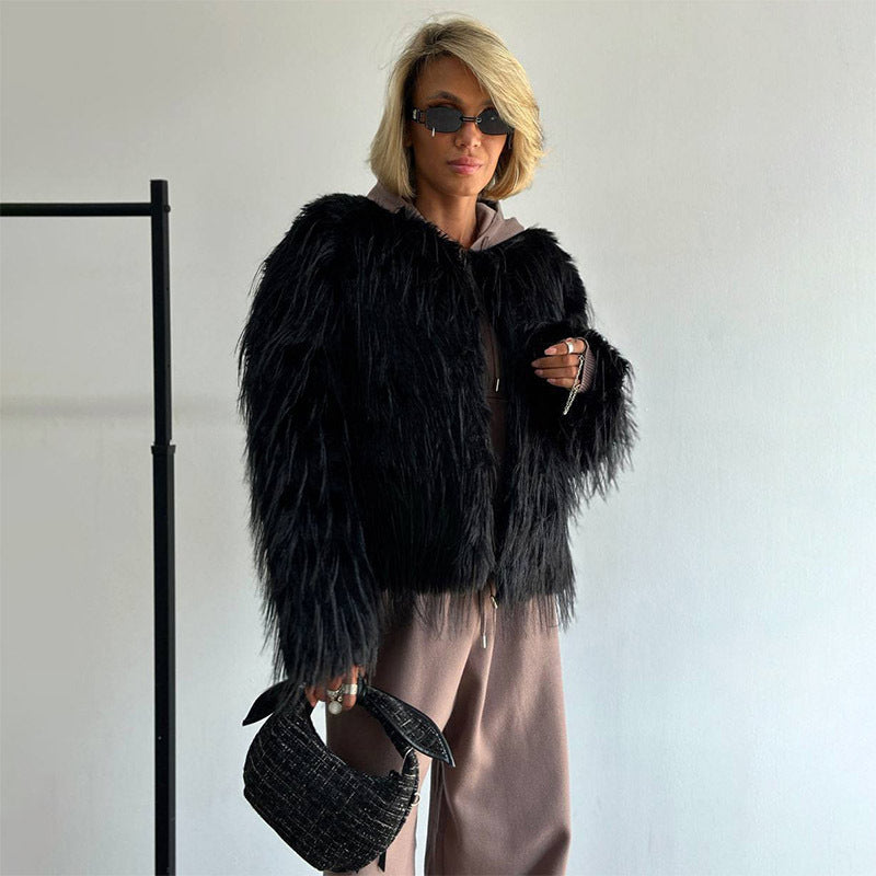 Cappotto corto in pelliccia sintetica