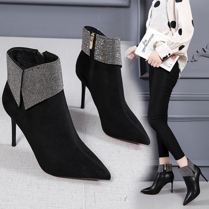 Scarpe con tacco alto a punta e stiletto in strass