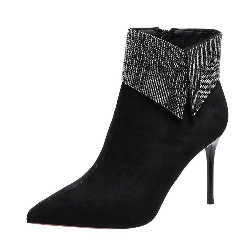 Scarpe con tacco alto a punta e stiletto in strass