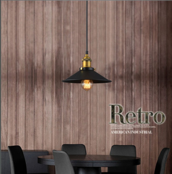 Rustic Iron Halo – Lampadario in Ferro Stile American Countryside