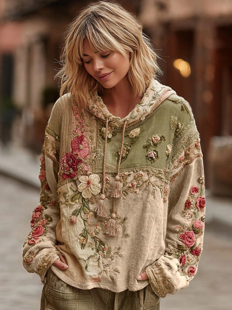 Felpa con cappuccio a maniche lunghe e ampio