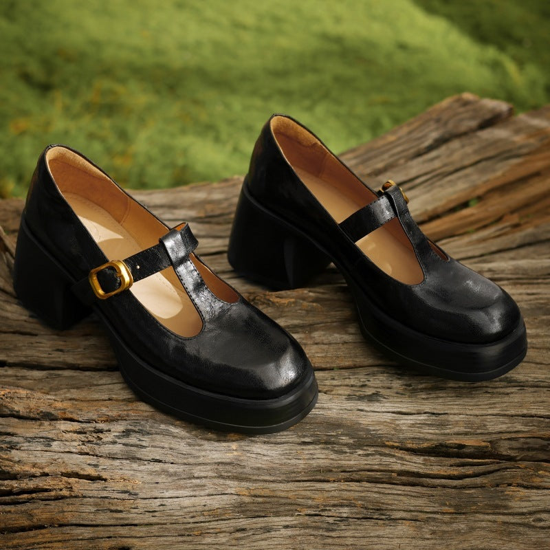 Scarpa con tacco alla francese, retrò, in pelle