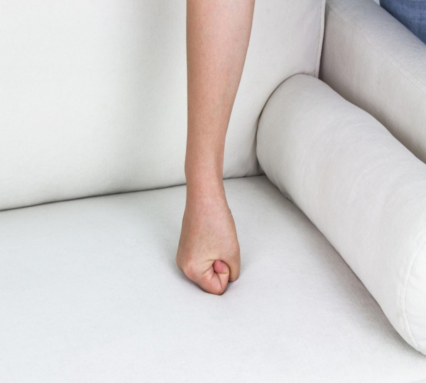 Divano in lino con 2 cuscini,  moderno ed elegante