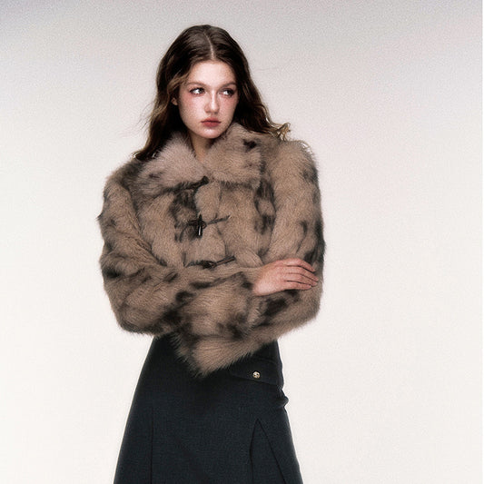 Cappotto corto in pelliccia sintetica con stampa leopardata