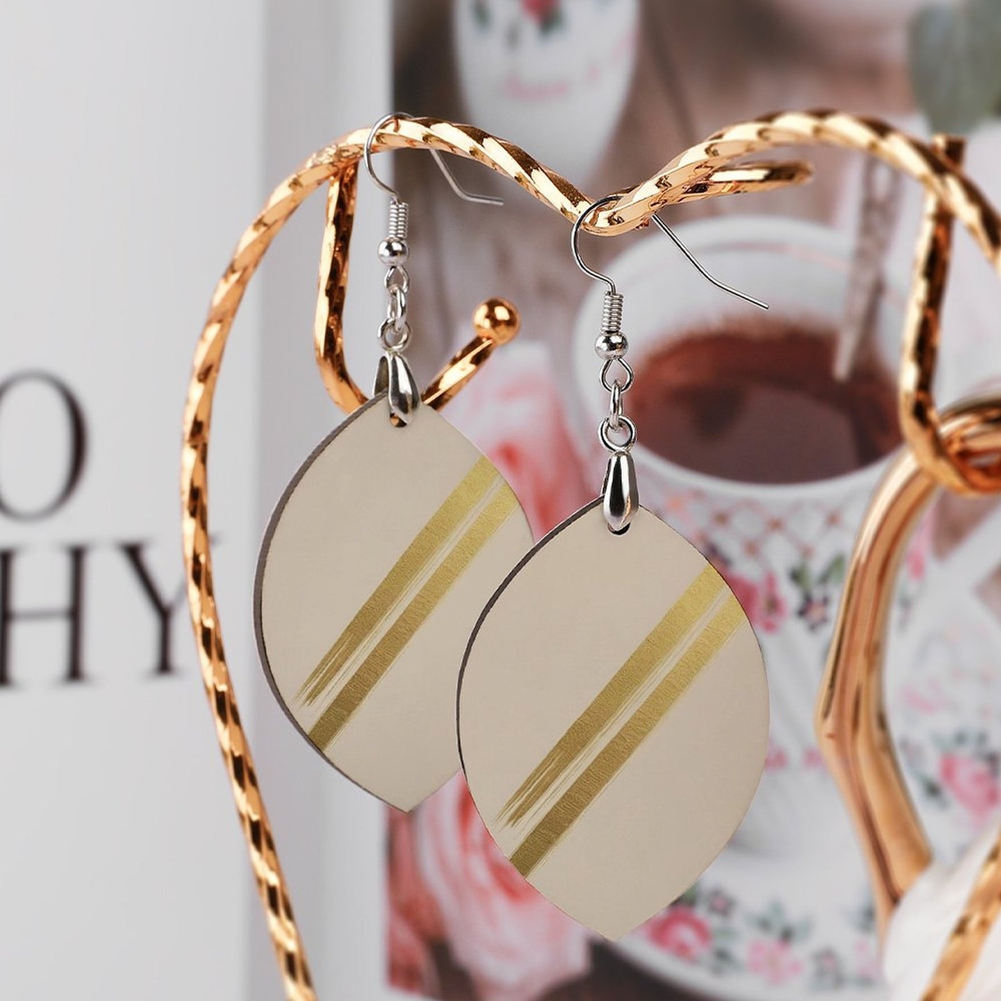 Orecchini pendenti in legno di design