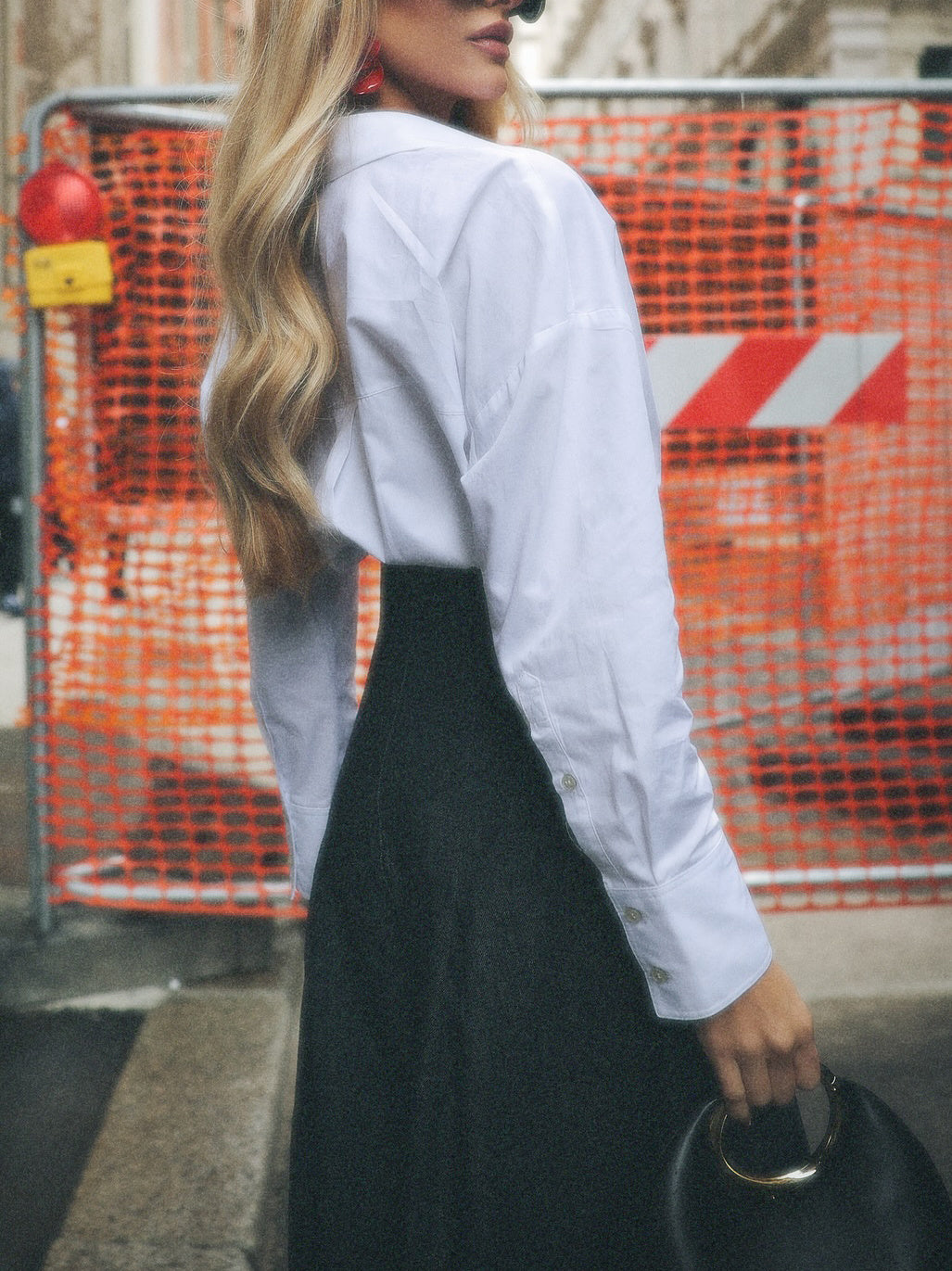 Eleganti jeans a vita alta e gamba larga