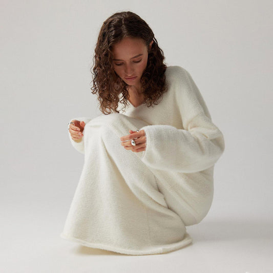 Completo gonna maglione scollo a V semplice lavorato a maglia