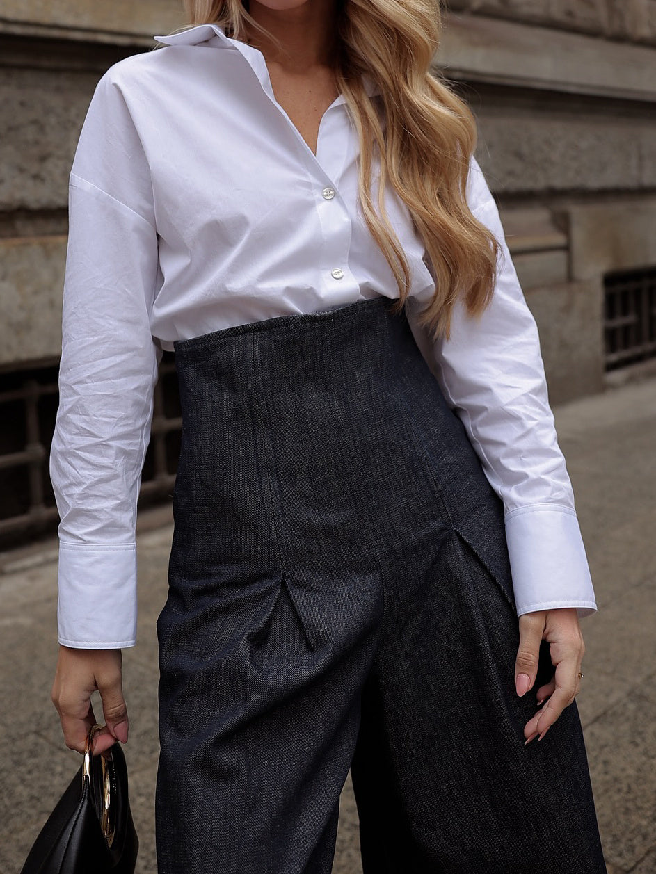 Eleganti jeans a vita alta e gamba larga