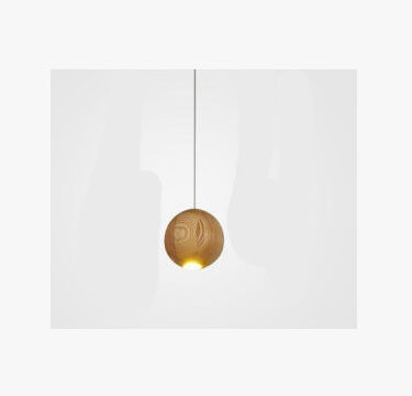 Nordic Wood Drop – Lampada Sospesa in Legno Regolabile