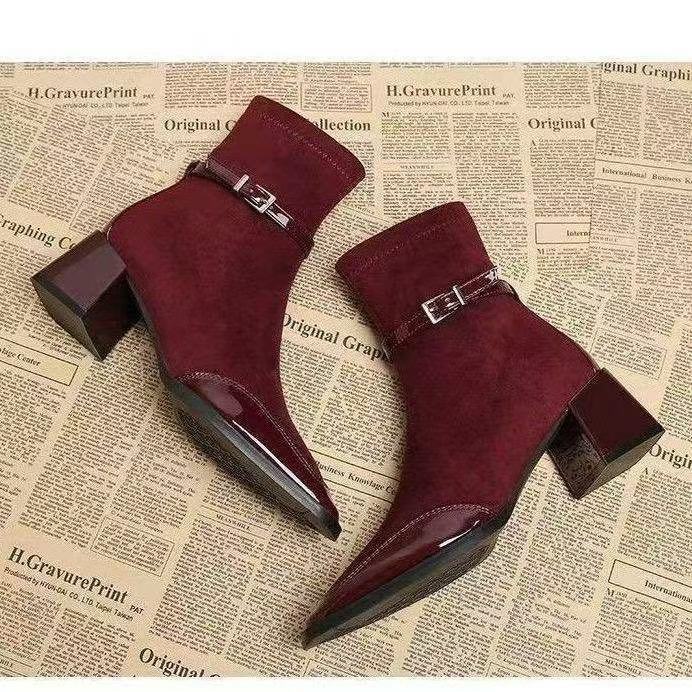 Stivali a punta quadrata in pelle scamosciata con tacco spesso e cerniera laterale