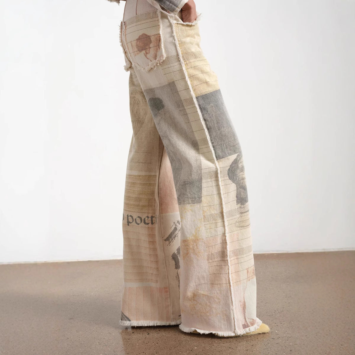 Pantaloni larghi e dritti con stampa retrò