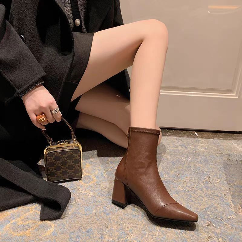 Stivaletti attillati in pelle cerniera posteriore