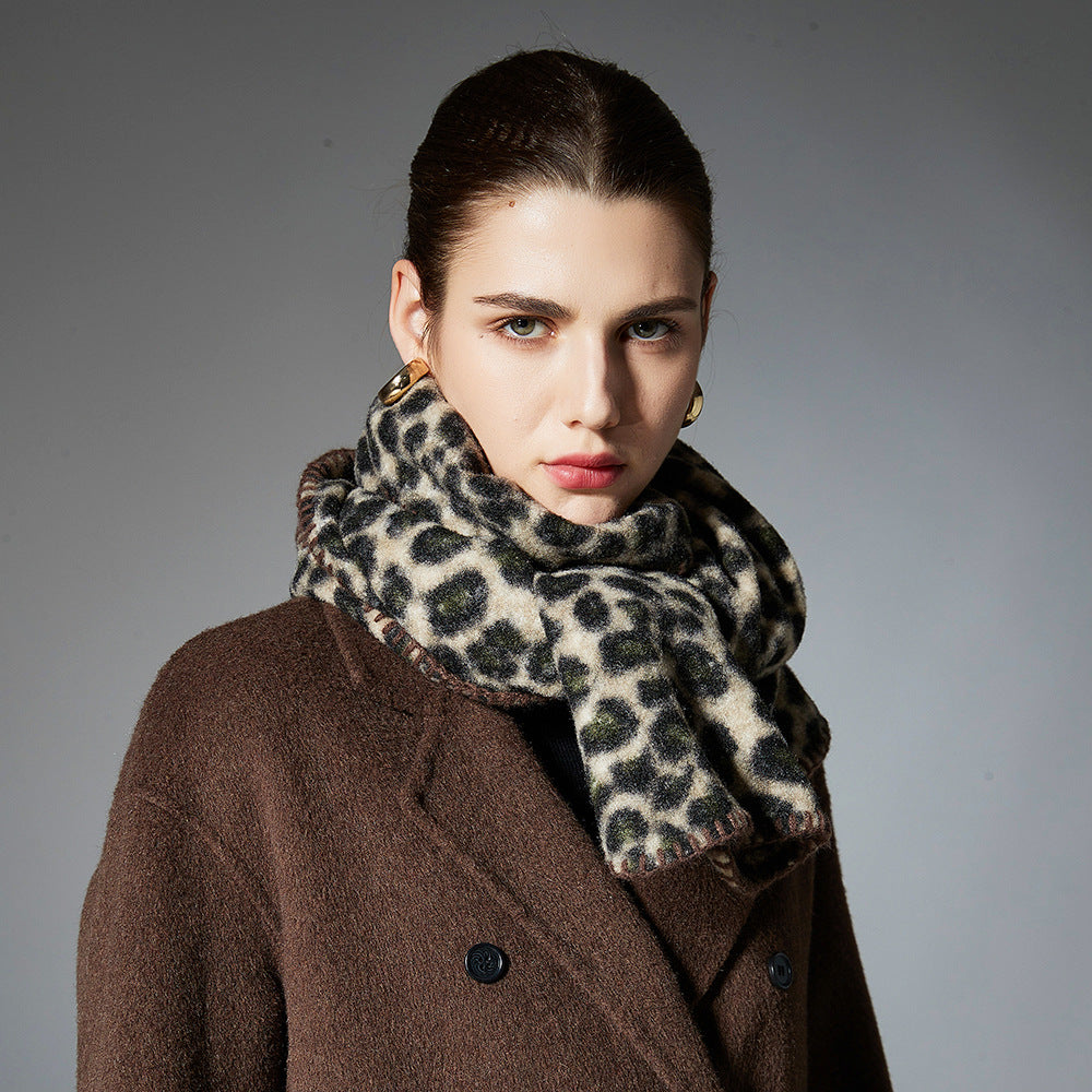Sciarpa leopardata in fibra di poliestere