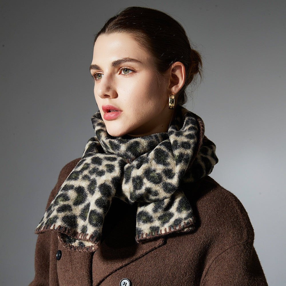 Sciarpa leopardata in fibra di poliestere