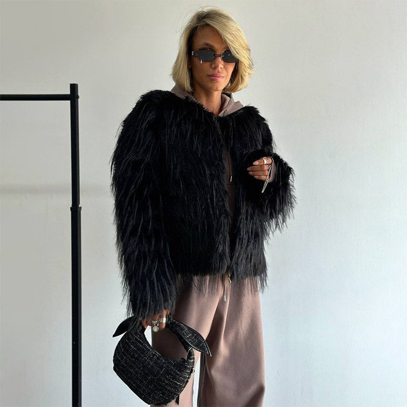 Cappotto corto in pelliccia sintetica