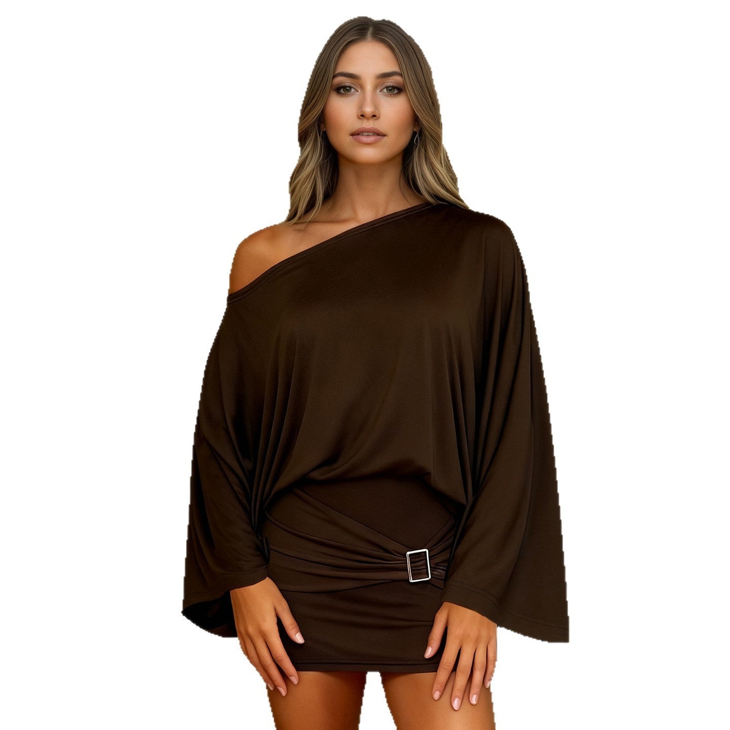 Abito classico con maniche a campana larghe e spalle oblique