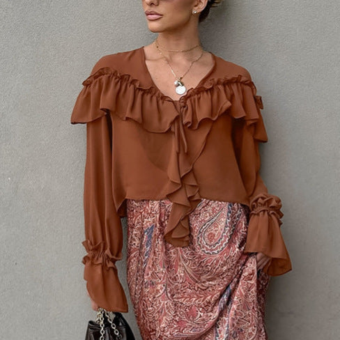 Camicia in chiffon ampia con lacci e balze a V